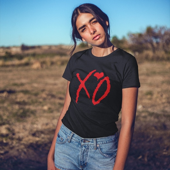 Hugs & Kisses T-Shirt - Picture 2 of 3